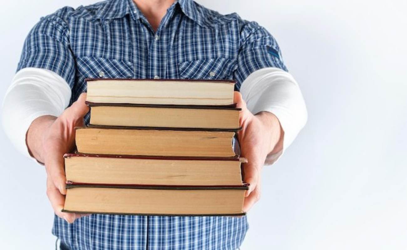 تأثیر پیشنهاد دوستان، منتقدان و شبکه های اجتماعی در «چگونه کتاب مناسب خود را انتخاب کنیم؟»